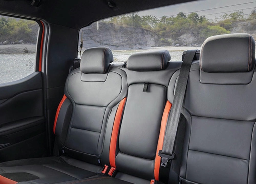 Hàng ghế sau Raptor V6