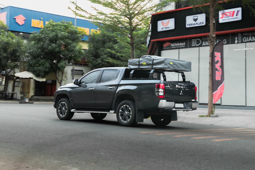 Lều nóc Triton TJM Yulara: Tự do khám phá không lo cháy phòng dịp 30/4