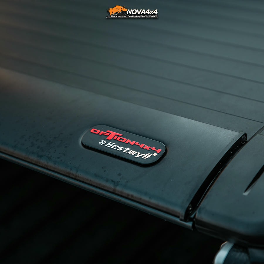 Nắp thùng cuộn điện Hilux 2026