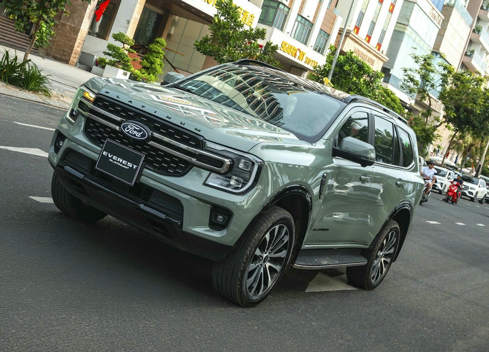 Ford Everest 2026 ra mắt Việt Nam: Bản Platinum+ máy xăng 300 mã lực ( Nguồn : Ford Việt Nam)