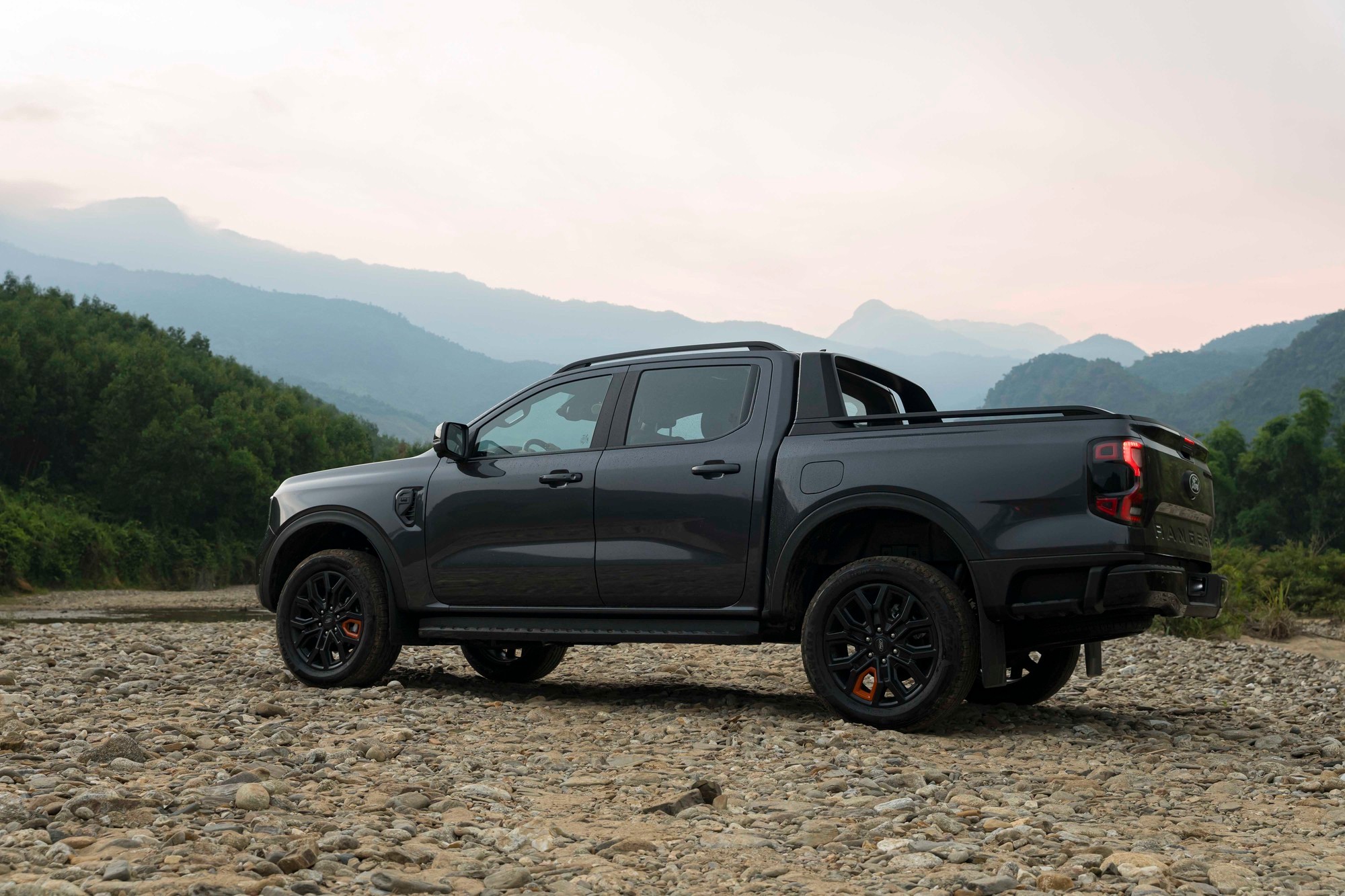 Ranger Wildtrak – Máy Dầu V6 3.0L Turbo Cơ Bắp