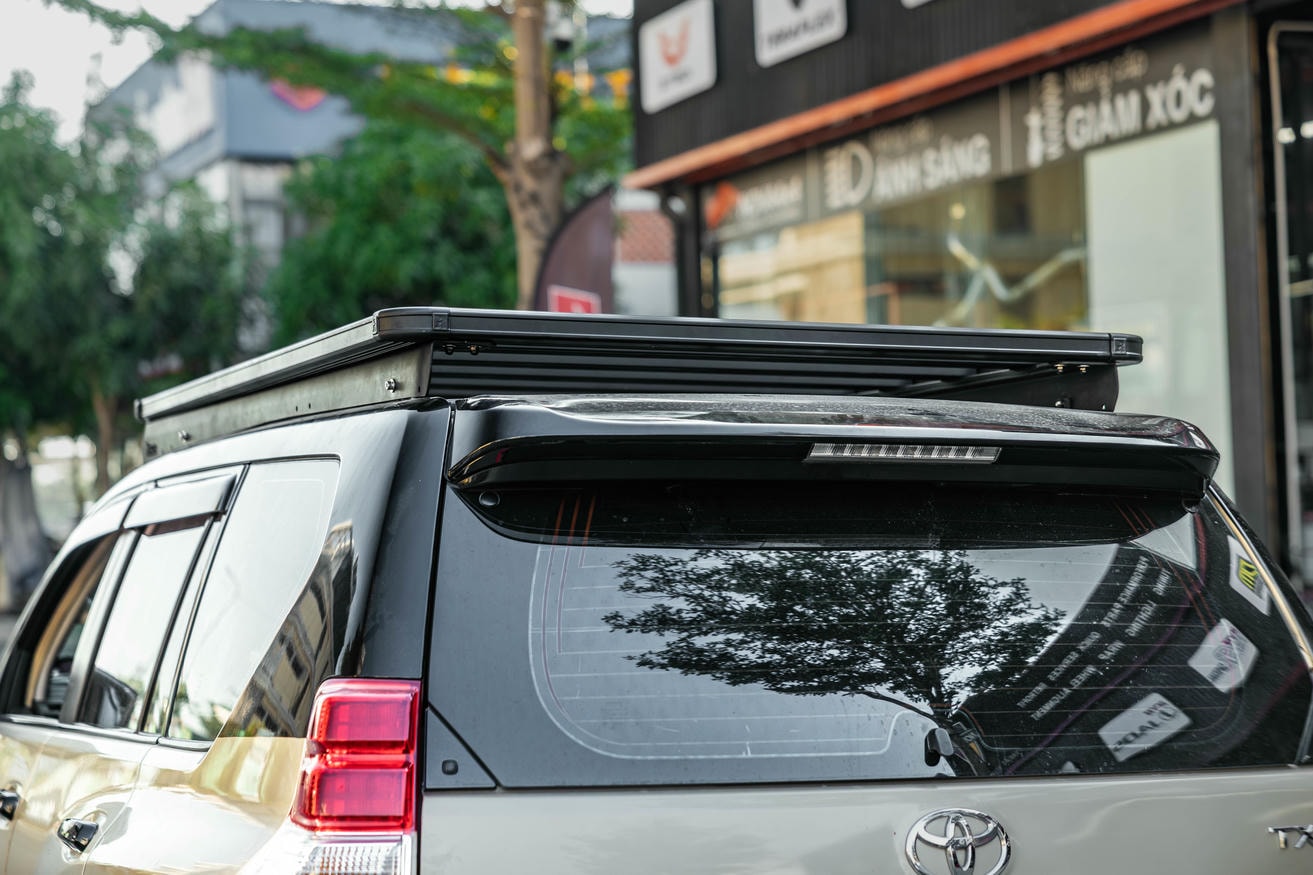 Baga cho Land Cruiser Prado: Rhino Dynamic X Phụ kiện hoàn hảo cho những chuyến hành trình