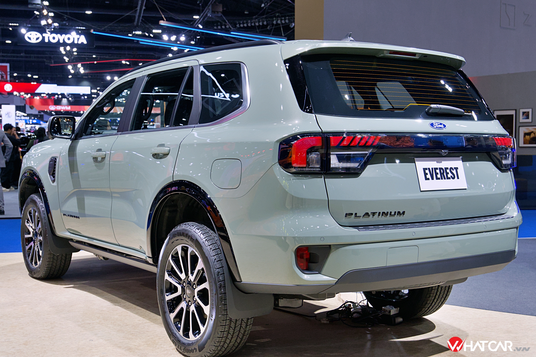 Bên trong Ford Everest Platinum 2026 (Nguồn: Whatcar)